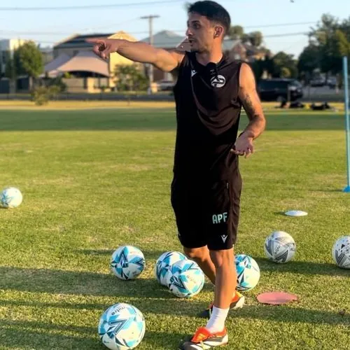 Coach Chris Sutera demonstrating training methodology